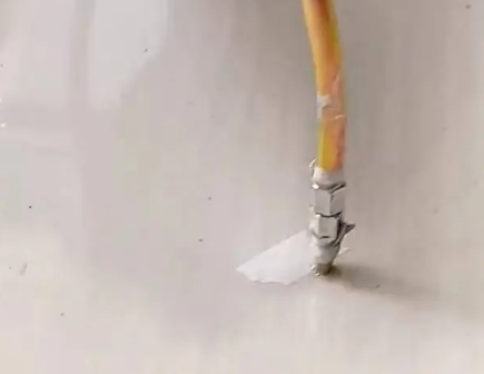 大邑瓷砖空鼓维修公司专业解答在瓷砖铺贴过程中，如果使用的砂料过粗（如全部使用了粗砂），可能会导致以下问题